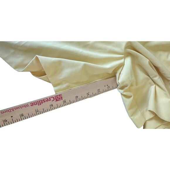 IZOD Shorts Yellow Womens 14 Bermuda Pleated Xtra Dry Polyester Summer Golf - Picture 6 of 6